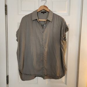 Quince Button Down Camp Shirt Short Sleeve Size Medium Taupe Minimalist Lyocell